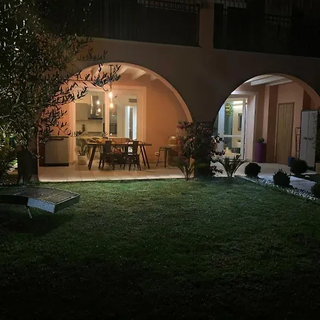 Charme And Relax With Garden And Swimming Pool * Desenzano del Garda