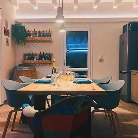 Charme And Relax With Garden And Swimming Pool Lägenhet Desenzano del Garda